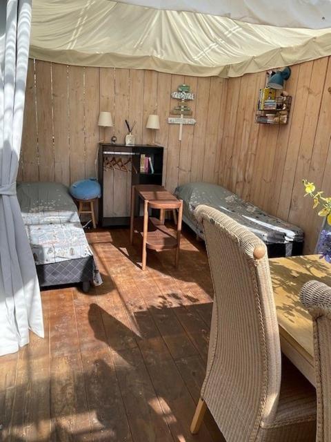 Vrijstaande Accommodatie Glamping De Kas Inn Hank Exterior foto