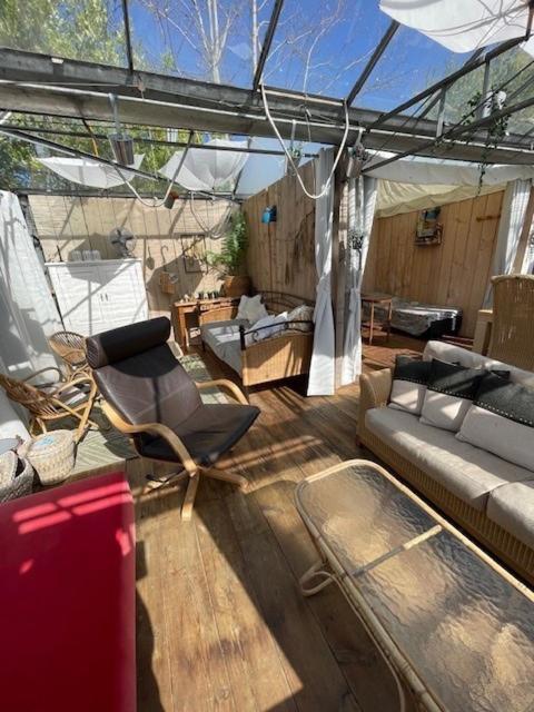 Vrijstaande Accommodatie Glamping De Kas Inn Hank Exterior foto