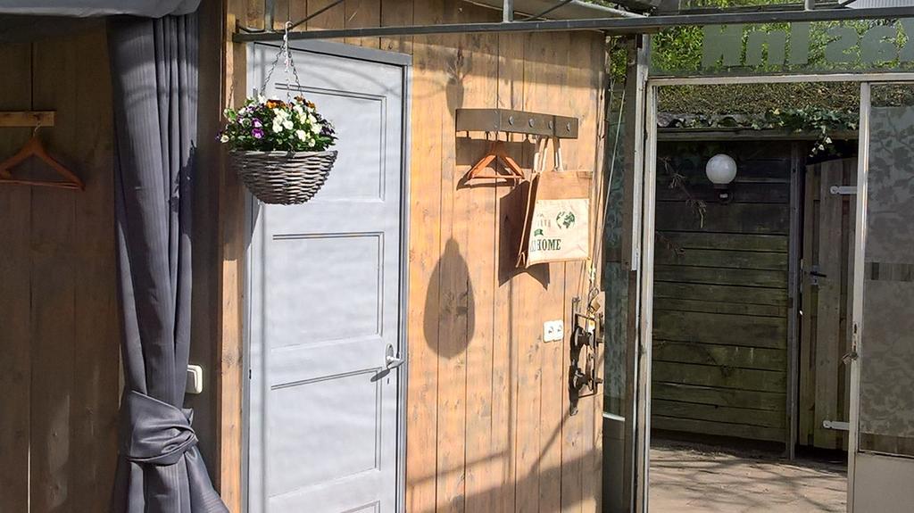 Vrijstaande Accommodatie Glamping De Kas Inn Hank Exterior foto